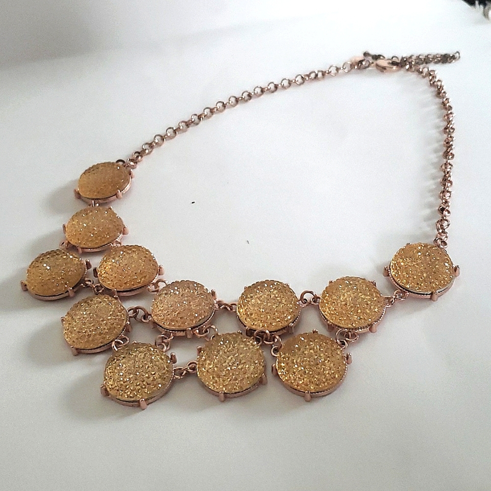 Sparkling yellow gem necklace